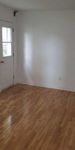 3 1/2 Renove Chauffage Eau Chaude Invlus Entrée Laveuse Secheuse - Photo 3