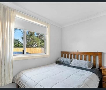 Charming 2-Bedroom Home for Rent in Bomaderry - Photo 2