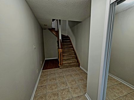 For Lease - 30 Axelrod Avenue, Brampton, Ontario - Photo 4