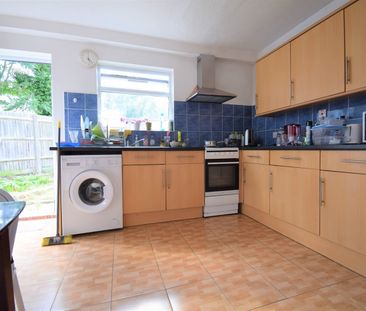 Room in a Shared House, Carlisle Avenue, W3 - Photo 3