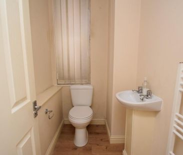 3 bedroom ground floor flat to rent - Photo 6