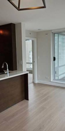 Pleasant wide City View, 2 bedroom 2 Baths & Den - Photo 1