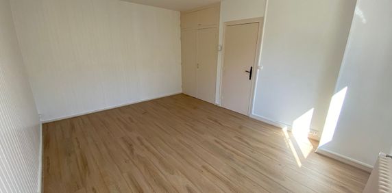 Location Appartement 1 pièce 28m² - Photo 2