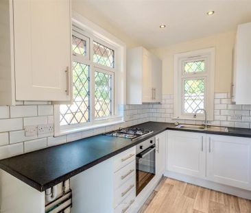 2 bedroom detached bungalow to rent - Photo 2