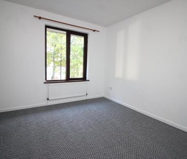12 Carson Court, Lisburn, BT28 2PY - Photo 3