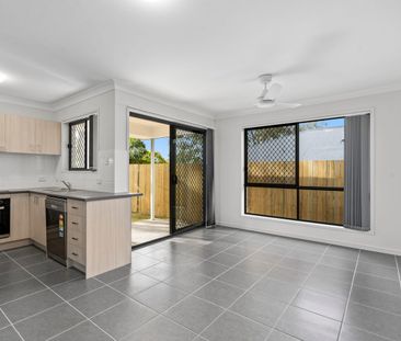 Beautiful ready to move in, 3 Bedroom Duplex - Photo 3