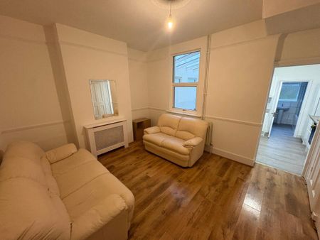 4 bedroom house to rent - Photo 2