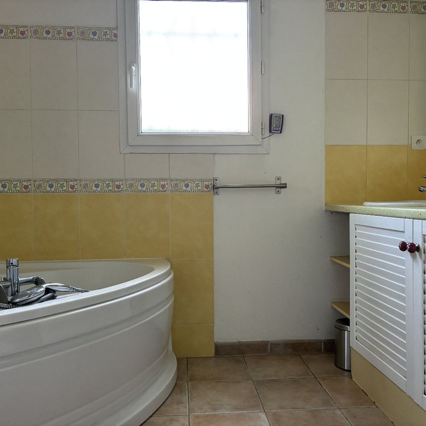 Location Maison 5 pièces 132m² BAZIEGE 31450 - Photo 1