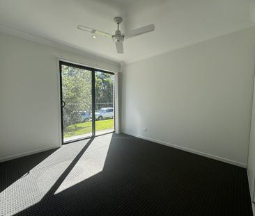 Tidy 3 Bedroom Townhouse - Photo 4
