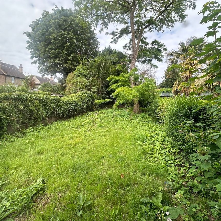 1 Bed Flat, Blenheim Gardens, SM6 - Photo 1
