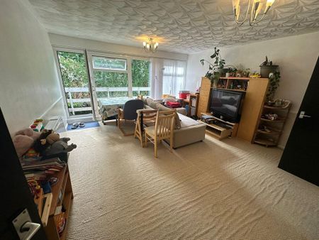 2 bedroom flat to rent - Photo 4