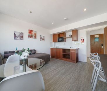 Roland Gardens - Photo 1