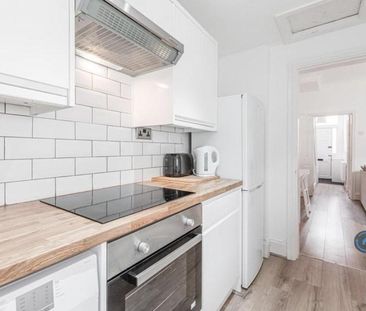 3 bedroom end of terrace house to rent - Photo 6