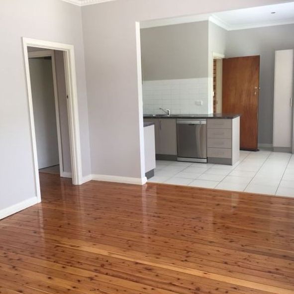 Charming Old East Albury Unit - Photo 1