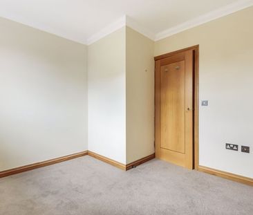 Sun House, 10 Farncombe Street, Farncombe, Surrey, GU7 - Photo 6