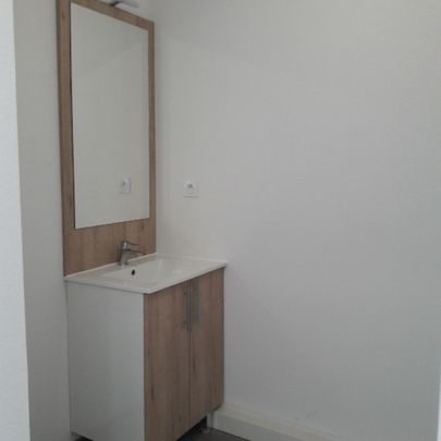 Location Appartement 1 pièce 18m² NIMES 30000 - Photo 1