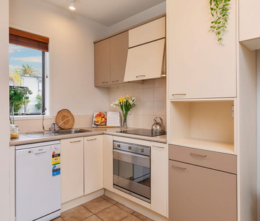 Chic & Sunlit 2-Bedroom Townhouse | Vista Rosa - Photo 1