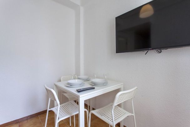 Ideal room in Camins al Grau - Photo 1