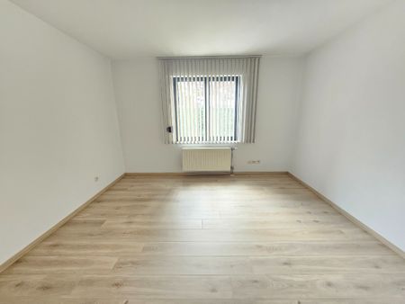 Gelijkvloers appartement met 2 slpks en terras in Alken - Photo 2