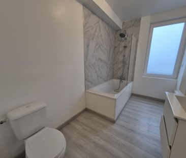 Location Maison 4 pièces 101m² ST AMAND LES EAUX 59230 - Photo 3