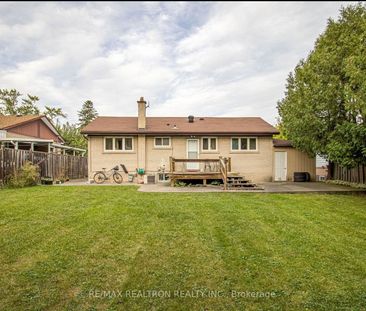 For Lease - 102 Castle Hill Drive, Toronto, Ontario - Photo 2