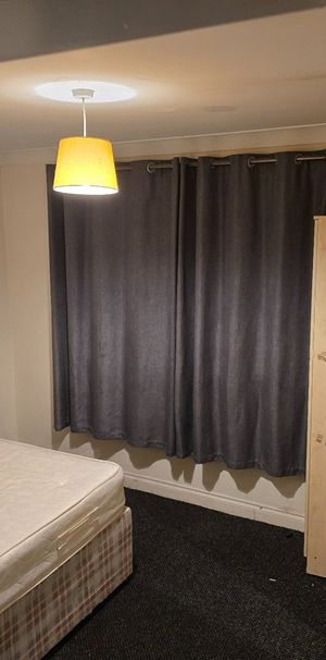 Room in a Shared House, Manchester, M18 - Photo 1