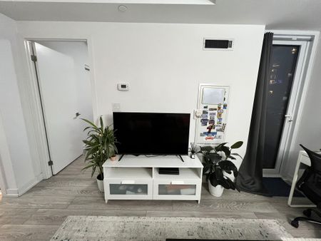 For Lease - 159 Wellesley Street Unit# 1701, Toronto, Ontario - Photo 2