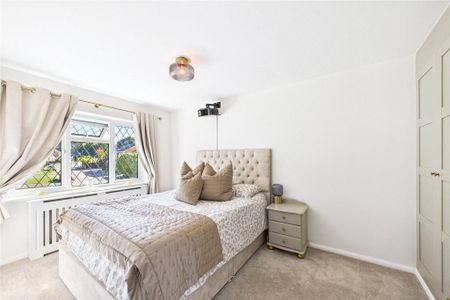 3 bedroom end of terrace house to rent - Photo 4