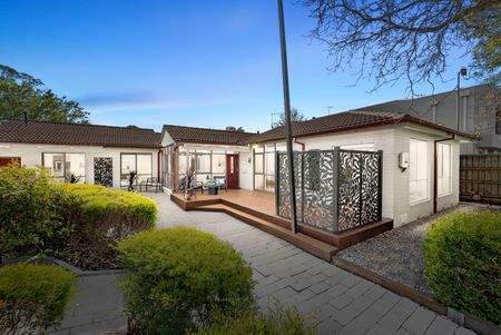167 Charman Road, Beaumaris VIC 3193 - House For Rent | Domain - Photo 4