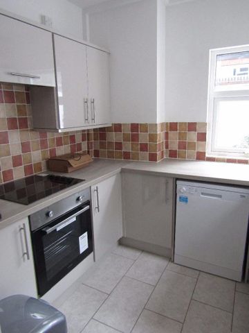 3 bedroom terraced house to rent - Photo 4