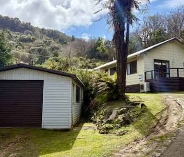 Three Bedroom Family Home - Photo 4