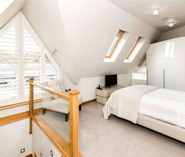 A high specification and fully furnished one bedroom apartment with... - Photo 4