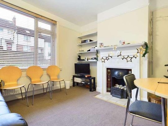 Coombe Road, Brighton, BN2 - Photo 1