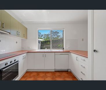 5/29 Oatland Crescent, Holland Park West, Qld 4121 - Photo 2