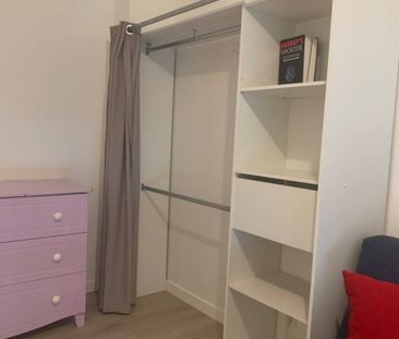 Une chambre Rond-point de Paris - Photo 2