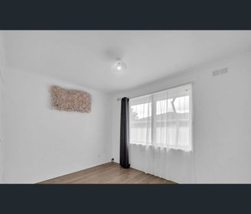 Spacious Family Home in Prime Melton South Location - Photo 6