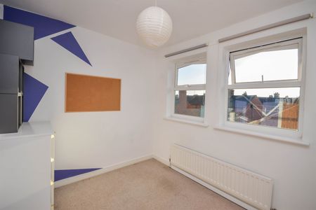 2 bed apartment to rent in Flat , Regent Road, Gosforth, NE3 - Photo 4