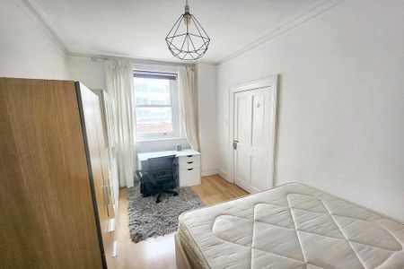 2 bedroom apartment to rent - Photo 4