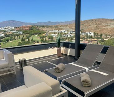 Middle Floor Apartment in Los Flamingos - Photo 3