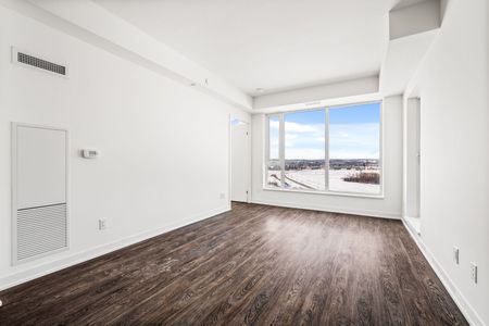 For Lease - 2 David Eyer Road Unit# 1126, Richmond Hill, Ontario - Photo 5