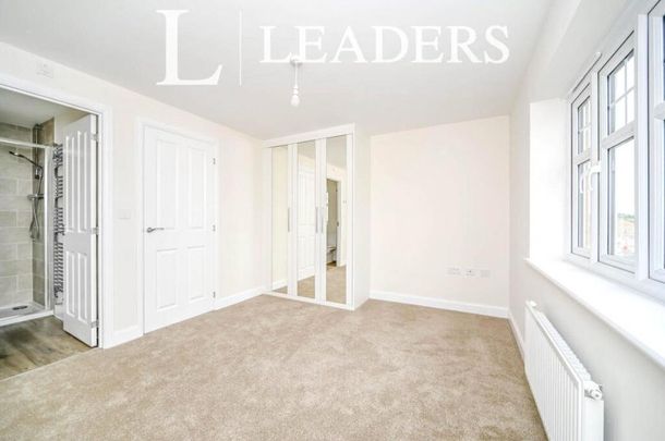 4 bedroom townhouse to rent - Photo 1