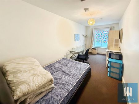 1 bedroom in a house share to rent - Photo 3