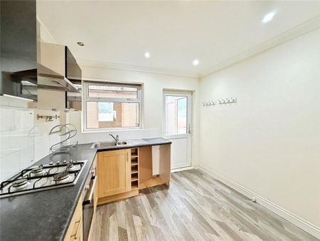 2 bedroom terraced house to rent - Photo 3