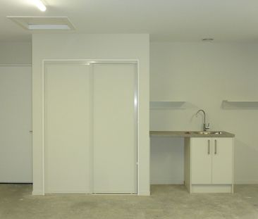 38 Petries Road, Woodend - Photo 5