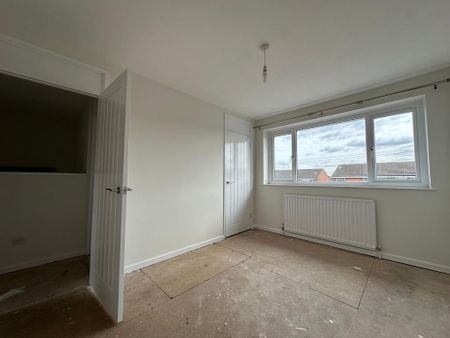 3 bedroom semi-detached house to rent - Photo 3