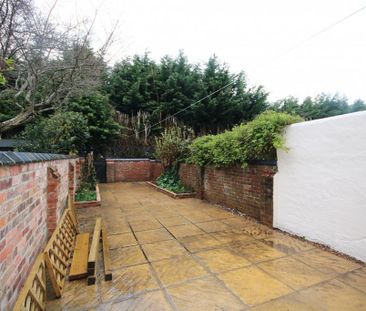 2 bedroom terraced house to rent - Photo 3