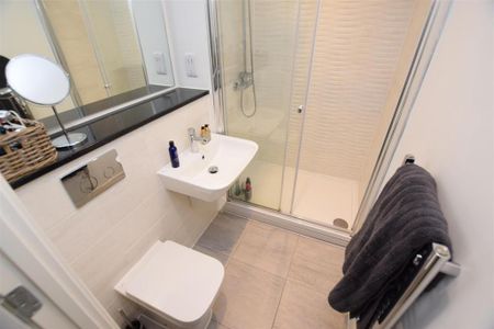 2 bedroom apartment to rent - Photo 2