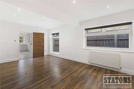 4 bedroom bungalow to rent - Photo 2