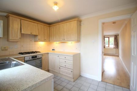 2 bedroom terraced house to rent - Photo 4