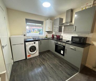 2 bedroom maisonette to rent - Photo 5